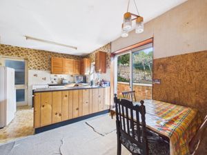 Kitchen- click for photo gallery